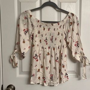 NEW one clothing Los Angeles Cream Floral Top 3/4 Sleeves Rayon Size Small